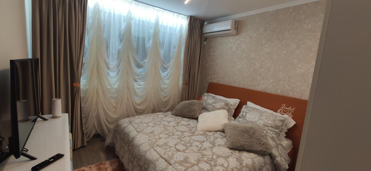 Casa Lux * Bucarest